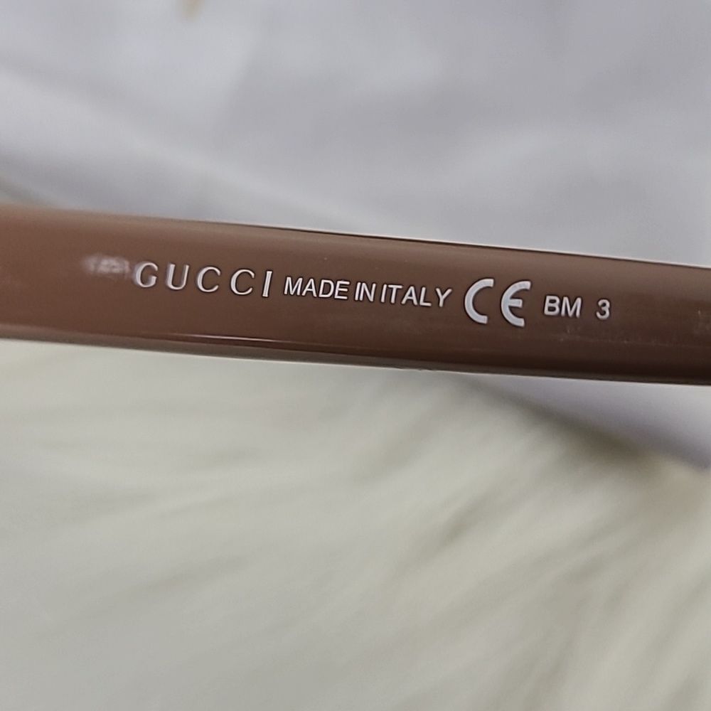 💯 Authentic Gucci Sunglasses 🍀 - Picture 4 of 12